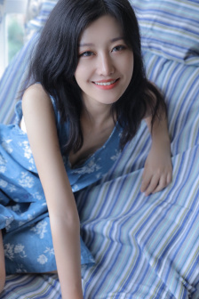 扒开老女毛荫荫的黑森林视频